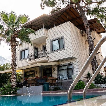 Spacious Villa With Sea And Mountain View Kemer Eksteriør billede
