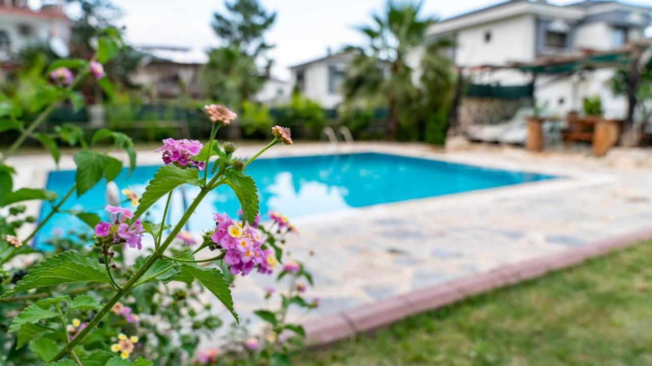 Spacious Villa With Sea And Mountain View Kemer Eksteriør billede